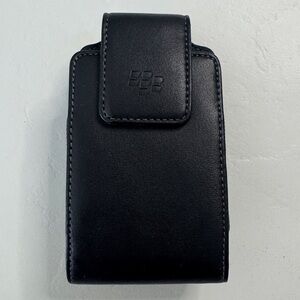 BLACKBERRY Black Leather Phone Holster